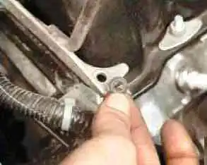 Як замінити прокладку кришки ГБЦ ВАЗ-2123 