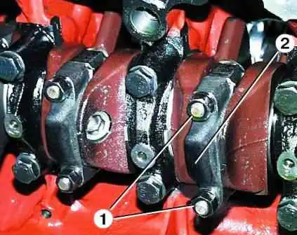 Reparatur der Pleuel- und Kolbengruppe ZMZ-402