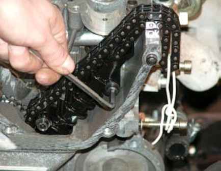 Replacing the ZMZ-409 cylinder head gasket