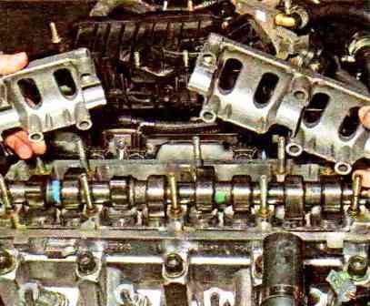 Removing and installing the camshaft of the VAZ-21114 engine