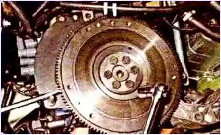 Replacing crankshaft seals VAZ-21126