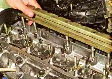 VAZ-21114 қозғалтқышының клапан тығыздағыштарын ауыстыру