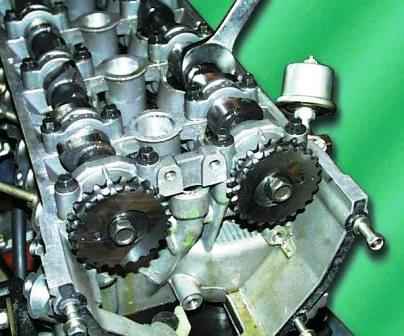 Removal and installation of ZMZ-409 camshafts