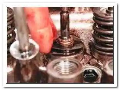 Розбирання та складання ГБЦ ВАЗ-2123