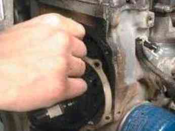Replacing the VAZ-2123 chain tensioner shoe