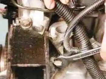 Replacing the shoe of the VAZ-2123 chain tensioner