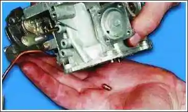 Розбирання та складання карбюратора 2108 Розбирання та складання карбюратора 2108