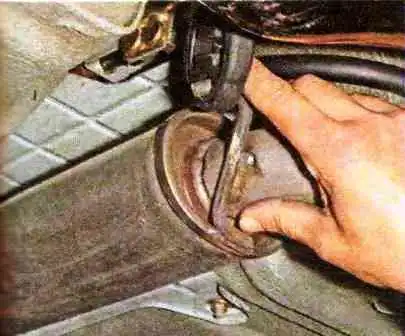 VAZ-21114 қозғалтқышын шығару жүйесі