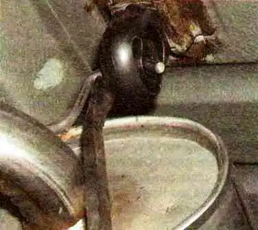 VAZ-21114 қозғалтқышын шығару жүйесі