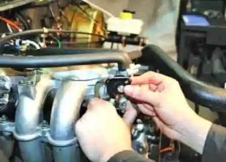 Reemplazo del cable del acelerador ZMZ-409