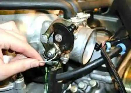 Reemplazo del cable del acelerador ZMZ-409