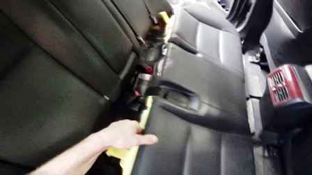 Entfernen und Zerlegen des Kraftstoffmoduls von Toyota Camry