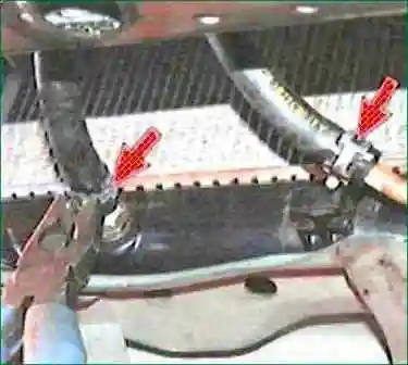 So ersetzen Sie den Kühler des Toyota Camry