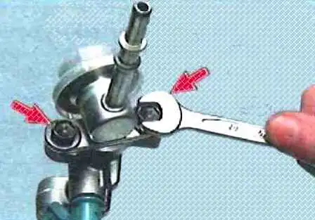 Снятие и установка компенсатора пульсаций давления топлива двигателя 2AZ-FE Toyota Camry Снятие и установка компенсатора пульсаций давления топлива двигателя 2AZ-FE Toyota Camry