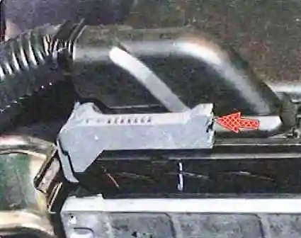 Зняття та встановлення елементів системи керування двигуном Тойота Камрі