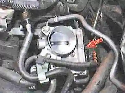 Зняття та встановлення елементів системи керування двигуном Тойота Камрі