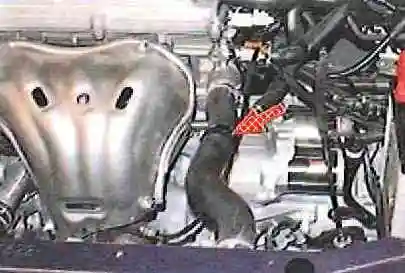 Зняття та встановлення елементів системи керування двигуном Тойота Камрі