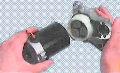 Extracción y reparación del motor de arranque de Toyota Camry