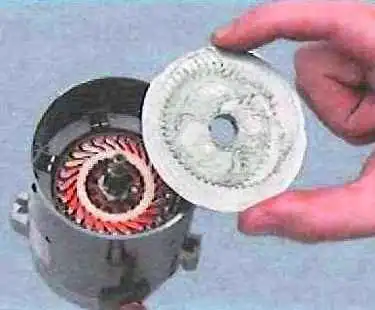 Extracción y reparación del motor de arranque de Toyota Camry