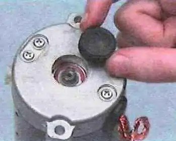 Extracción y reparación del motor de arranque de Toyota Camry