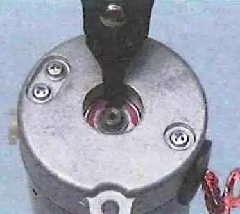 Extracción y reparación del motor de arranque de Toyota Camry