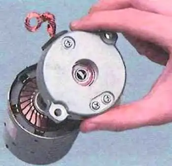 Extracción y reparación del motor de arranque de Toyota Camry