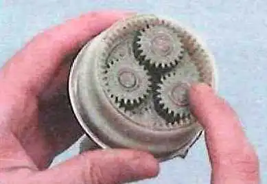 Extracción y reparación del motor de arranque de Toyota Camry