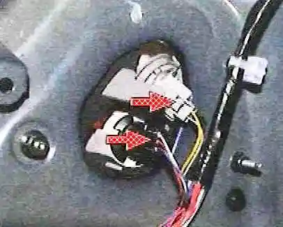 Заміна фар, ліхтарів та плафонів освітлення Тойота Камрі