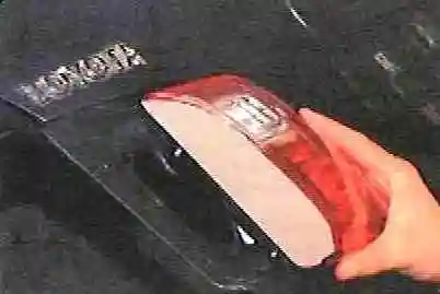 Заміна фар, ліхтарів та плафонів освітлення Тойота Камрі