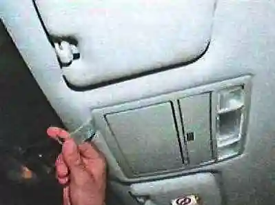 Заміна фар, ліхтарів та плафонів освітлення Тойота Камрі