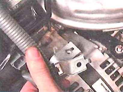 Toyota Camry alternator removal and installation