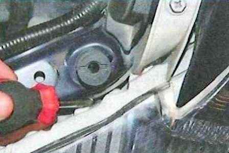 Toyota Camry Scheinwerfer prüfen und einstellen