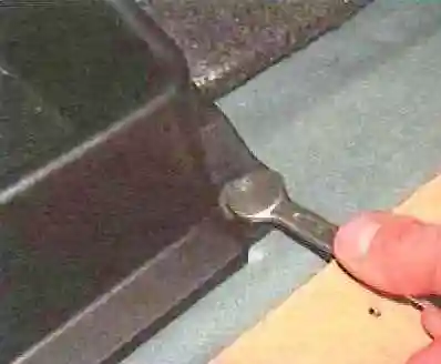 Toyota Camry trunk parts removal and installation