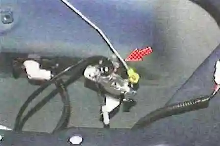 Toyota Camry trunk parts removal and installation