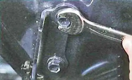 Toyota Camry сорғышын ауыстыру және реттеу