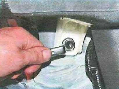 Toyota Camry seat removal and installation