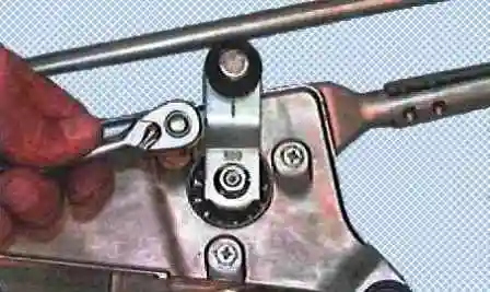 Ремонт стеклоочистителя и стеклоомывателя автомобиля Тойота Камри