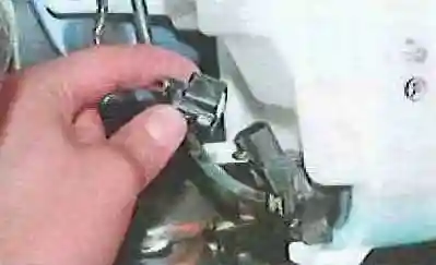 Ремонт стеклоочистителя и стеклоомывателя автомобиля Тойота Камри
