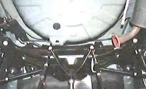 Toyota Camry артқы ілмектерін қалай ауыстыруға болады