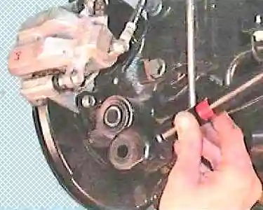 Toyota Camry артқы ілмектерін қалай ауыстыруға болады