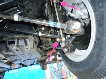 Toyota Camry front suspension stabilizer replacement