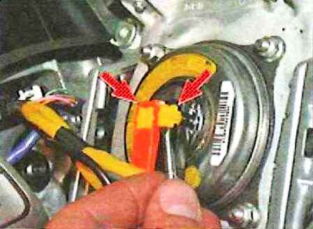 Entfernen und Installieren des Toyota Camry-Lenkrads