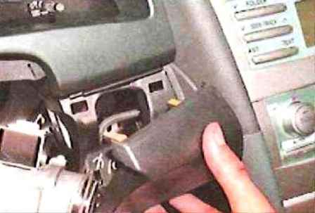 How to remove and install the Toyota Camry steering column