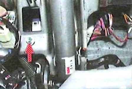 Entfernen und Installieren der Toyota Camry-Lenksäule