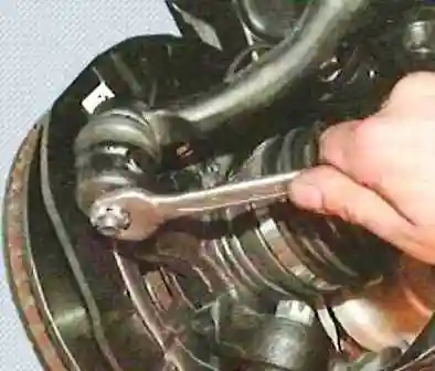 Як замінити наконечники та кермові тяги Toyota Camry