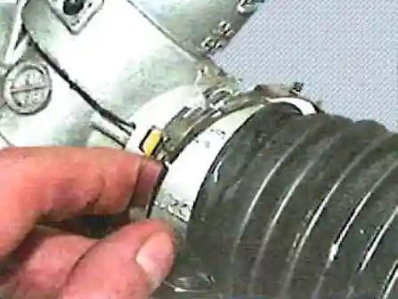 Як замінити наконечники та рульові тяги Toyota Camry