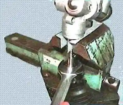 Як замінити наконечники та рульові тяги Toyota Camry