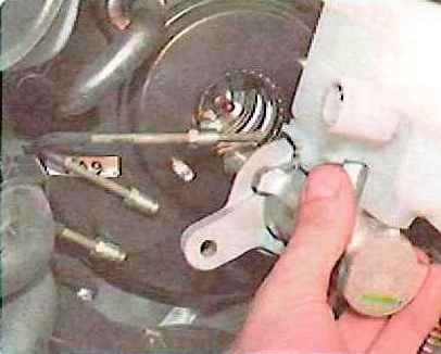 How to replace Toyota Camry brake master cylinder and reservoir