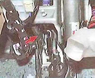 Cómo quitar el servofreno de Toyota Camry