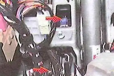 Зняття та встановлення педалі гальма автомобіля Toyota Camry Зняття та встановлення педалі гальма автомобіля Toyota Camry